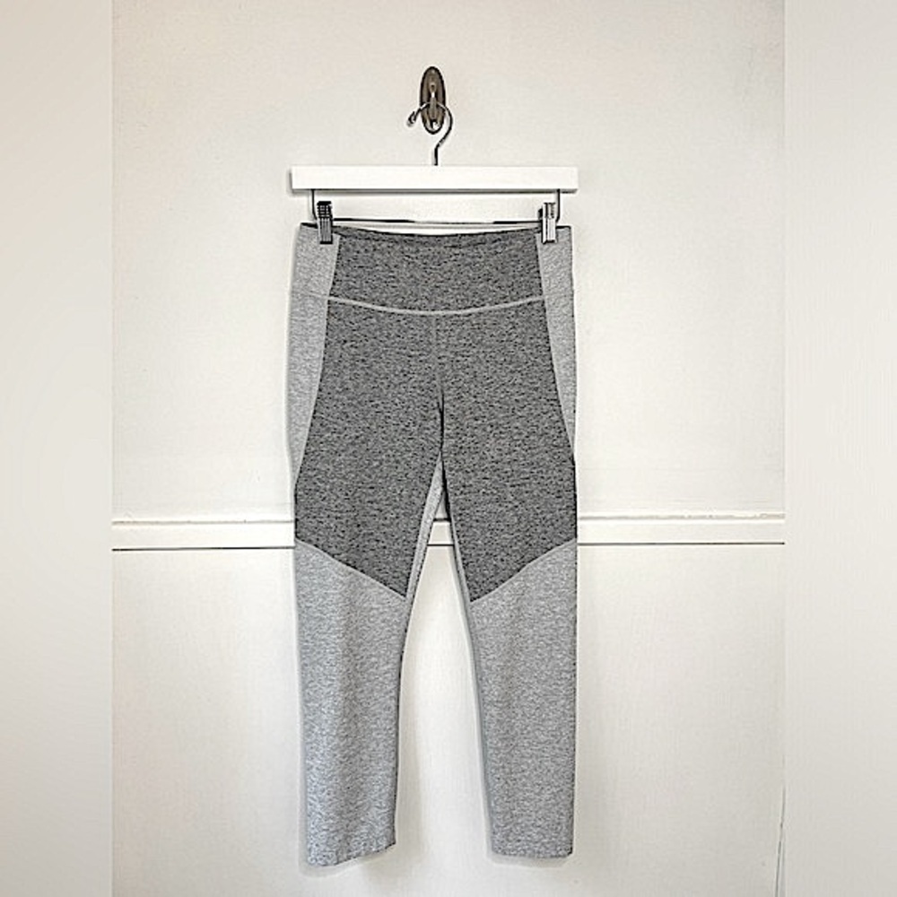 Outdoor Voices Two-Tone 3/4 Warmup Leggings in Dove Ash Gray